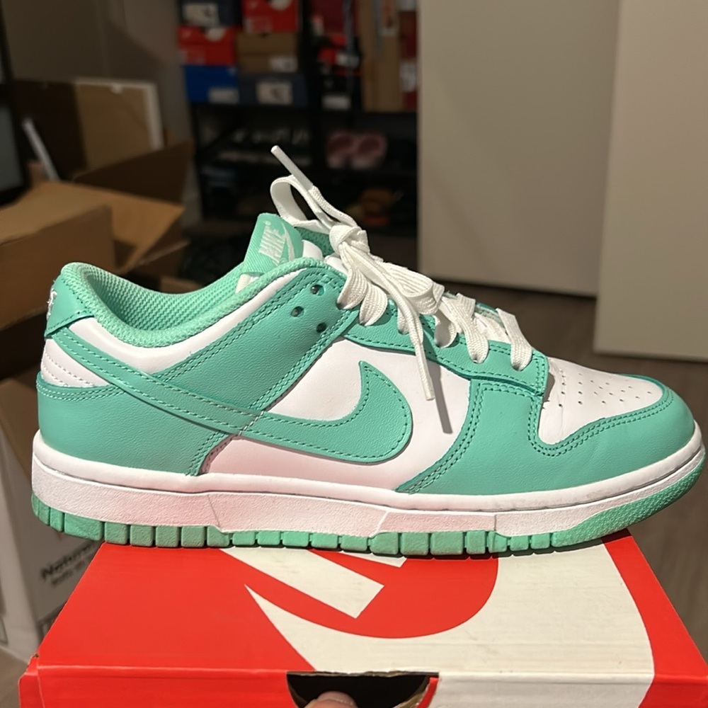 Nike Dunk Low! WOMENS Sz 6.5